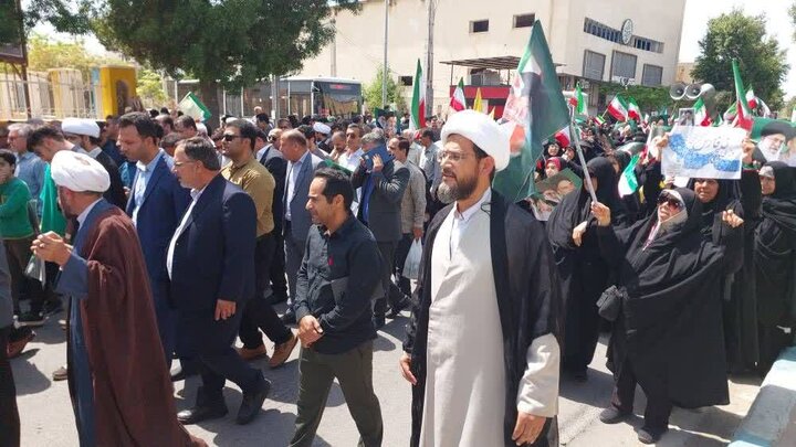 تصاویر/  راهپیمایی  نمازگزاران بوشهری در روز ملی خلیج فارس