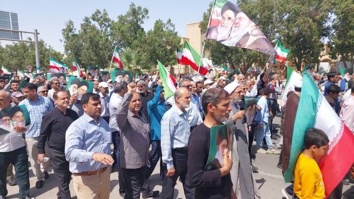 تصاویر/  راهپیمایی  نمازگزاران بوشهری در روز ملی خلیج فارس