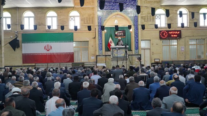 تصاویر/  اقامه نماز جمعه خوی