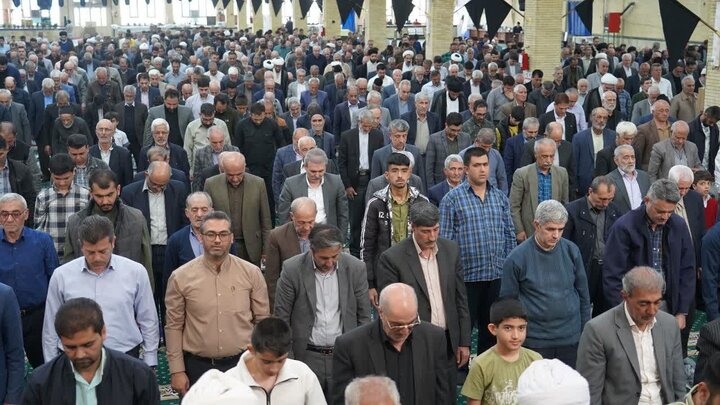 تصاویر/  اقامه نماز جمعه خوی