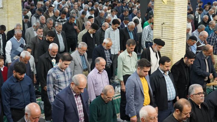 تصاویر/  اقامه نماز جمعه خوی