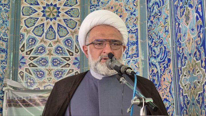 تصاویر/ برپایی نماز جمعه لاریجان به امامت حجت الاسلام و المسلمین شکری