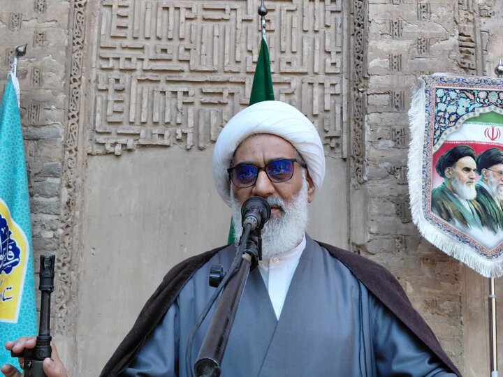 تصاویر/ نماز جمعه ۱۱اردیبهشت ماه سال ۱۴٠۵با حضور انبوه نمازگزاران جمعه ورامین
