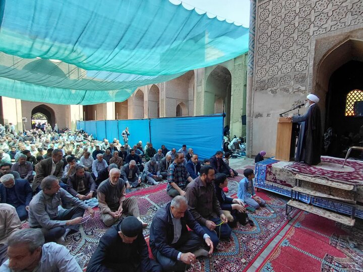 تصاویر/ نماز جمعه ۱۱اردیبهشت ماه سال ۱۴٠۵با حضور انبوه نمازگزاران جمعه ورامین