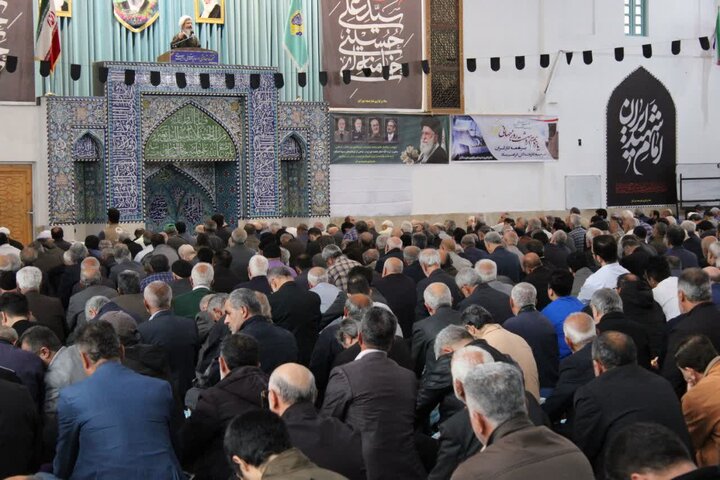 تصاویر/ برپایی نماز جمعه شهرستان آمل به امامت حجت الاسلام و المسلمین یعقوبیان