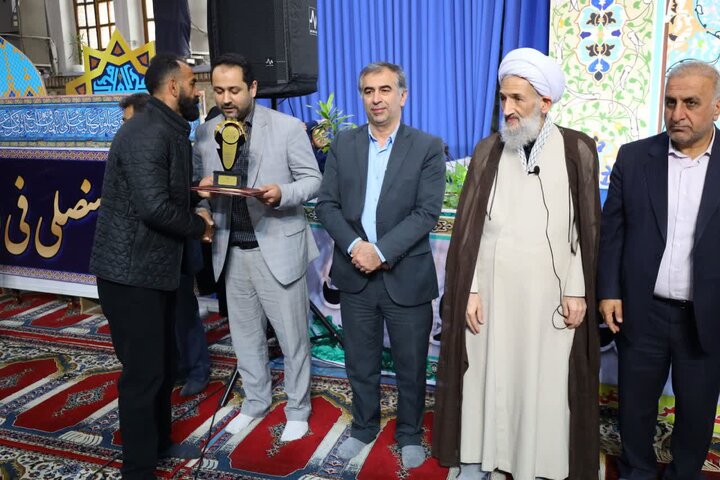 تصاویر/ اقامه نماز جمعه در شهرستان ساری به امامت حجت الاسلام و المسلمین محمدی لائینی نماینده ولی فقیه در استان