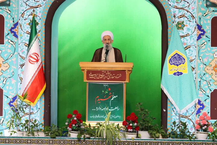 تصاویر/ اقامه نماز جمعه در شهرستان ساری به امامت حجت الاسلام و المسلمین محمدی لائینی نماینده ولی فقیه در استان