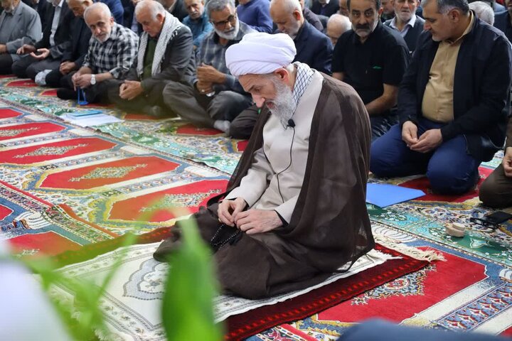 تصاویر/ اقامه نماز جمعه در شهرستان ساری به امامت حجت الاسلام و المسلمین محمدی لائینی نماینده ولی فقیه در استان