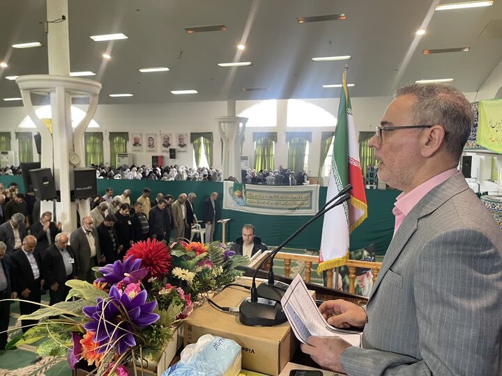 تصاویر/ اقامه نماز جمعه شهرستان نوشهر به امامت حجت الاسلام و المسلمین حسینی