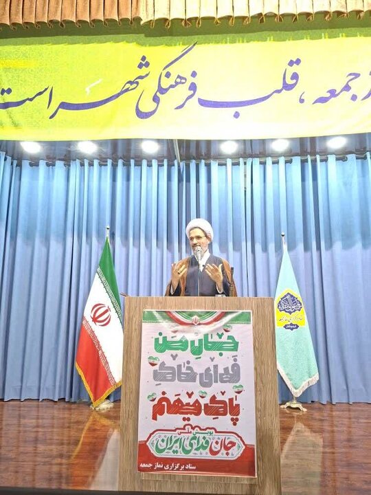 تصاویر/ اقامه نماز جمعه شهرستان فریدونکنار به امامت حجت الاسلام و المسلمین تقی پور