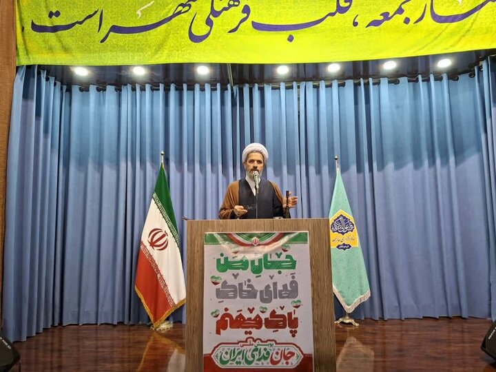 تصاویر/ اقامه نماز جمعه شهرستان فریدونکنار به امامت حجت الاسلام و المسلمین تقی پور