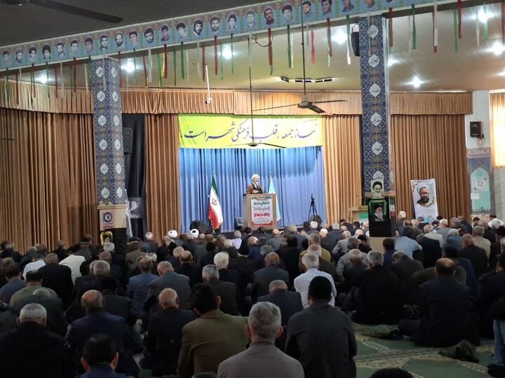 تصاویر/ اقامه نماز جمعه شهرستان فریدونکنار به امامت حجت الاسلام و المسلمین تقی پور