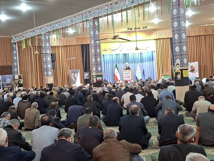 تصاویر/ اقامه نماز جمعه شهرستان فریدونکنار به امامت حجت الاسلام و المسلمین تقی پور