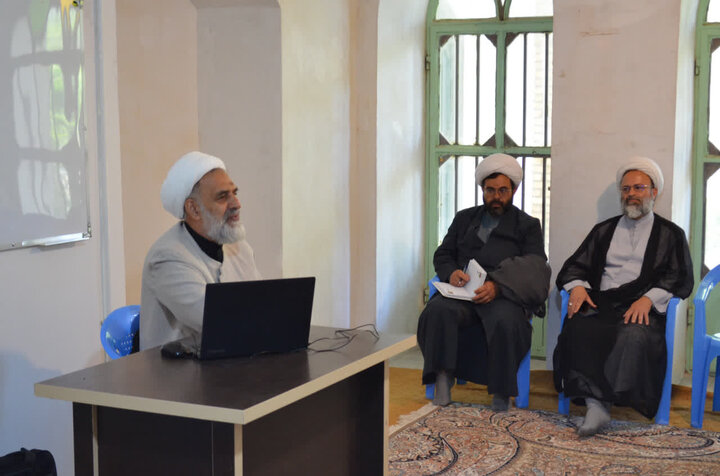 تصاویر/ برگزاری نشست ائمه جمعه استان یزد با محوریت ساماندهی و ثبت اطلاعات مساجد