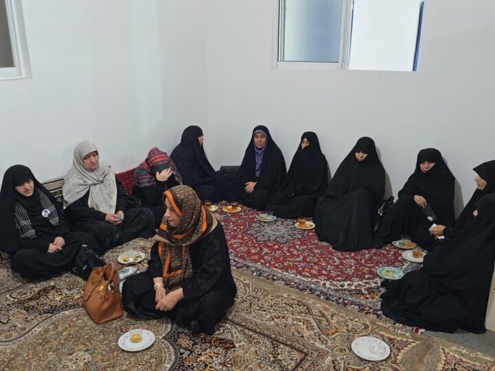 تصاویر/ حضور خادمیاران رضوی (ع) در دفتر امام جمعه بهشهر