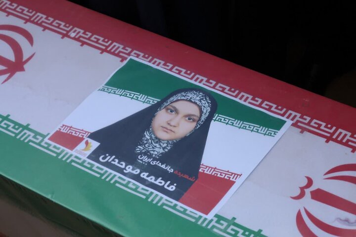 تصاویر/ آیین بدرقه و خاکسپاری شهید فاطمه موحدان دختر دانش آموز جانفدای ایران