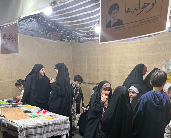 تصاویر/ اجتماع اهالی مسجد الرسول(ص) سعادت آباد تهران در شصت و دومین شب حماسه آفرینی