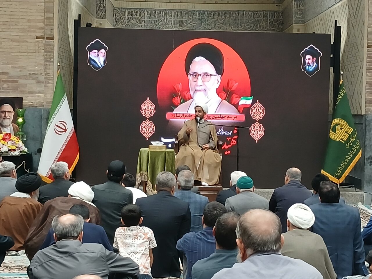 شرط معنا یافتن عمل صالح، ایستادگی در برابر طاغوت و حفظ عزت اسلامی است