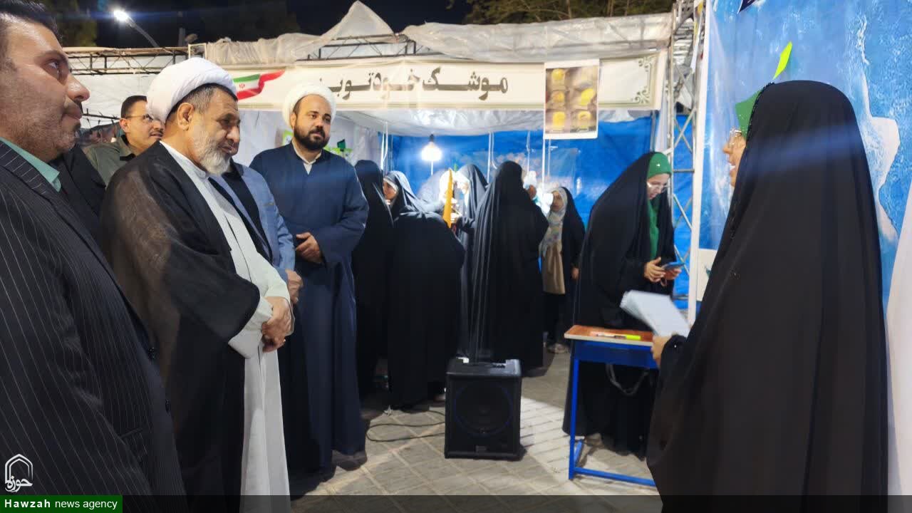 تصاویر/ بازدید امام جمعه کرمان از غرفه مجمع المهدی(ع)