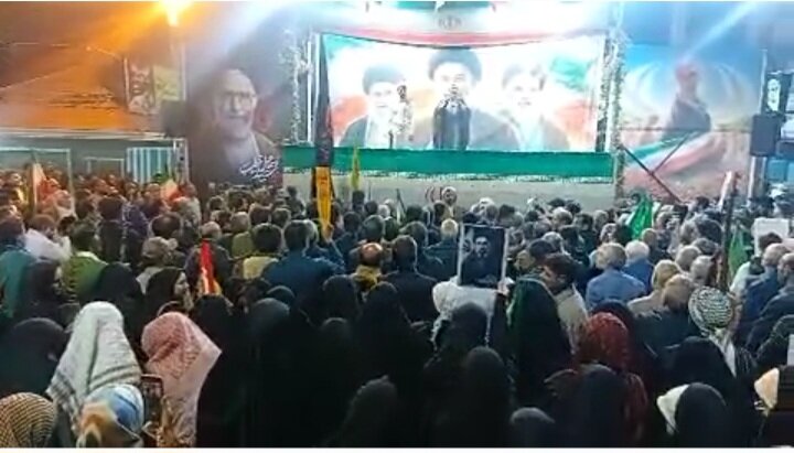 فیلم | تجمع مردم انقلابی خرم آباد در قرار ۶۱