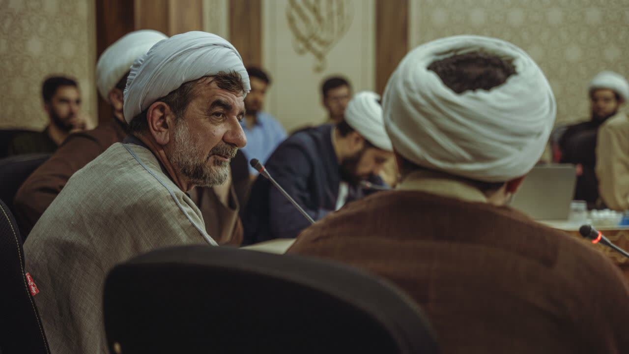 انتخاب رهبری کمر استکبار را شکست