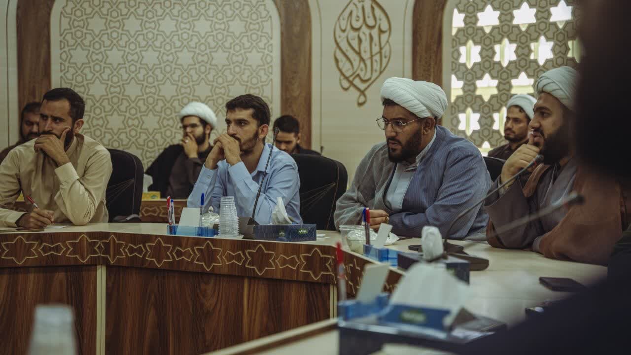 معجزه انتخاب رهبر و معجزه موشکی کمر استکبار را شکست