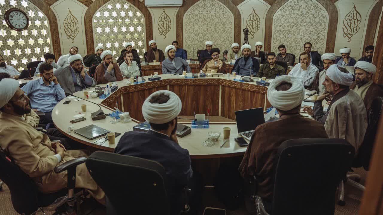 معجزه انتخاب رهبر و معجزه موشکی کمر استکبار را شکست