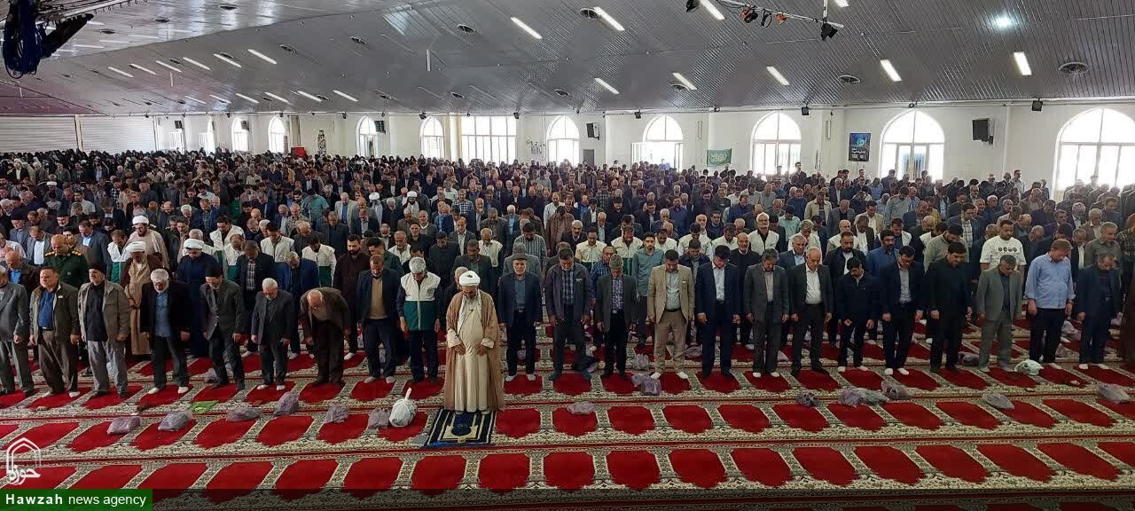 تصاویر / اقامه نماز جمعه نهاوند