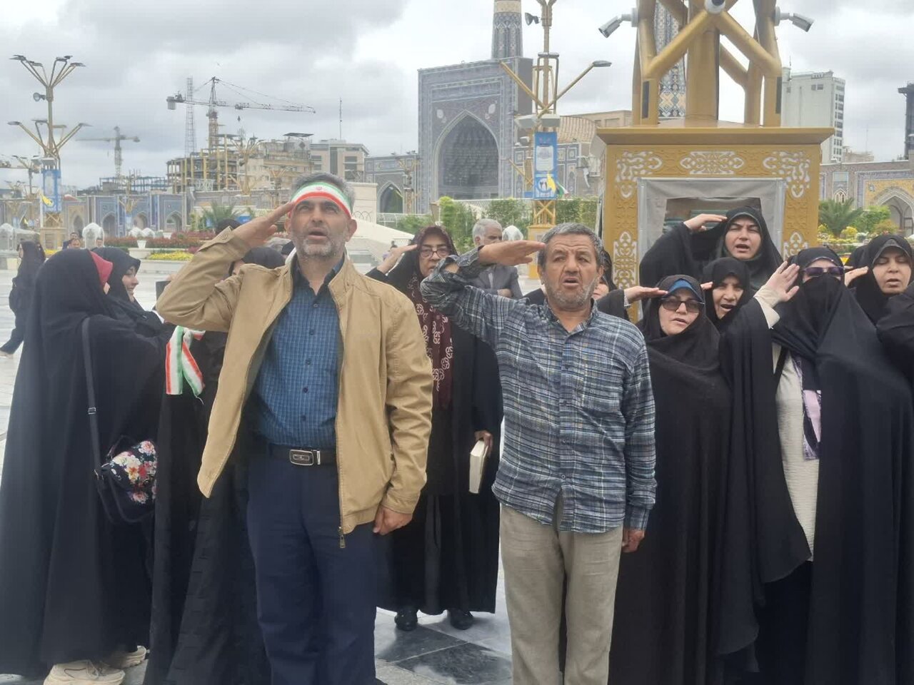 اجتماع بزرگ کاروان خادمیاران رضوی کاشان در حرم رضوی برگزار شد+ تصاویر
