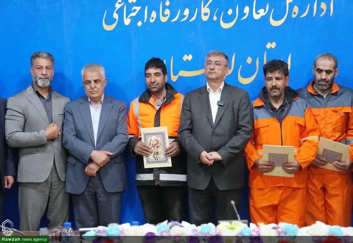 کارگران مجاهدان سختکوش عرصه تلاش و عزت ایران اسلامی هستند