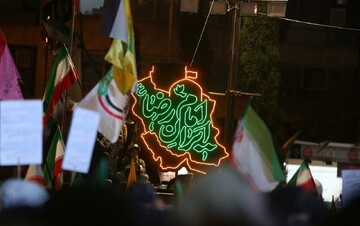 تصاویر/ اجتماع پرشور مردم تهران در میدان انقلاب