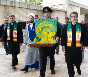 تصاویر / کاروان حامل پرچم متبرک حرم مطهر امام رضا (ع) در قزوین
