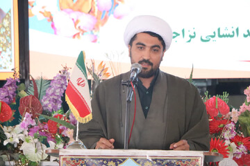معلمان، چراغ هدایت در عرصه‌های علم، فرهنگ و نظامی هستند