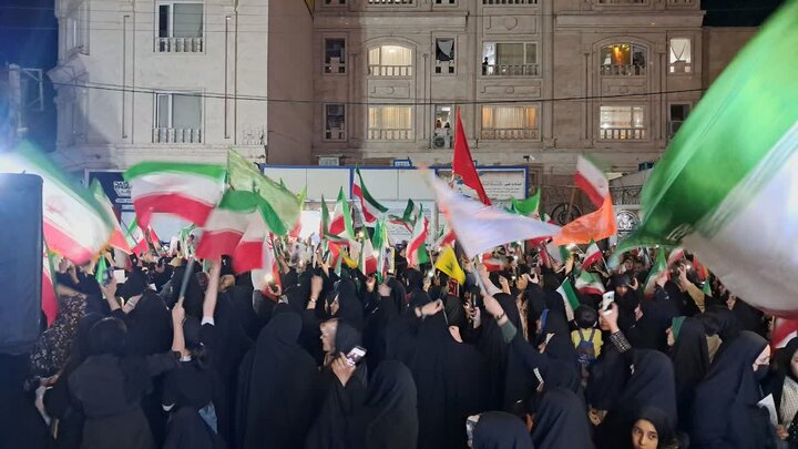 تصاویر/ اجتماع امت انقلابی بهارستان در شب شصت و سوم