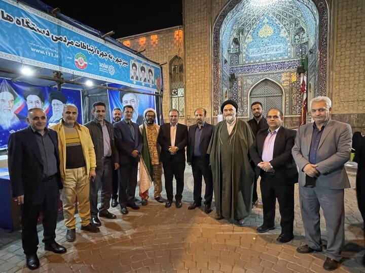 تصاویر/ حضور پرشکوه مردم نوشهر در اجتماع شبانه یازدهم اردیبهشت
