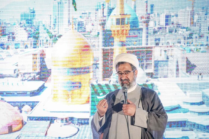 تصاویر/ حضور کاروان خادمان حرم امام رضا علیه السلام در تجمعات شبانه میدان بسیج قم