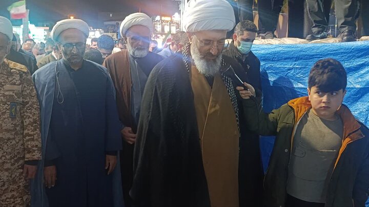 تصاویر/ اقامه باشکوه نماز استغاثه هزاران نفر از مردم آمل به درگاه امام زمان (عج) در یازدهم اردیبهشت
