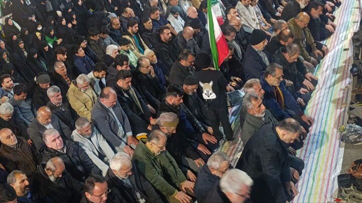 تصاویر/ اقامه باشکوه نماز استغاثه هزاران نفر از مردم آمل به درگاه امام زمان (عج) در یازدهم اردیبهشت