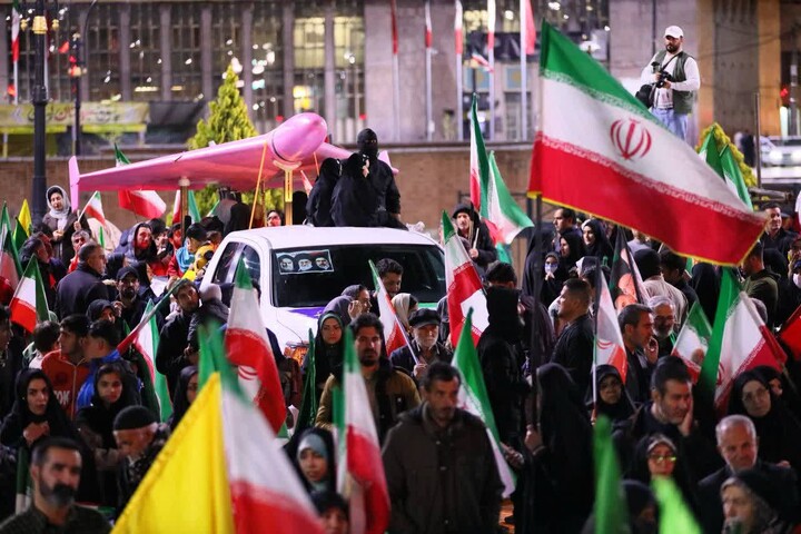 تصاویر/ اجتماع بزرگ اقتدار جان‌فدا و بیعت جامعه کار و تولید همدان با رهبر معظم انقلاب