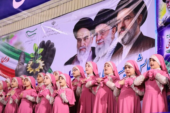 تصاویر/ اجتماع بزرگ اقتدار جان‌فدا و بیعت جامعه کار و تولید همدان با رهبر معظم انقلاب