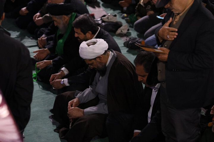 تصاویر /  اقامه نماز استغاثه به امام زمان(عج) در همدان