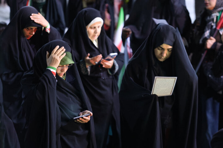 تصاویر /  اقامه نماز استغاثه به امام زمان(عج) در همدان