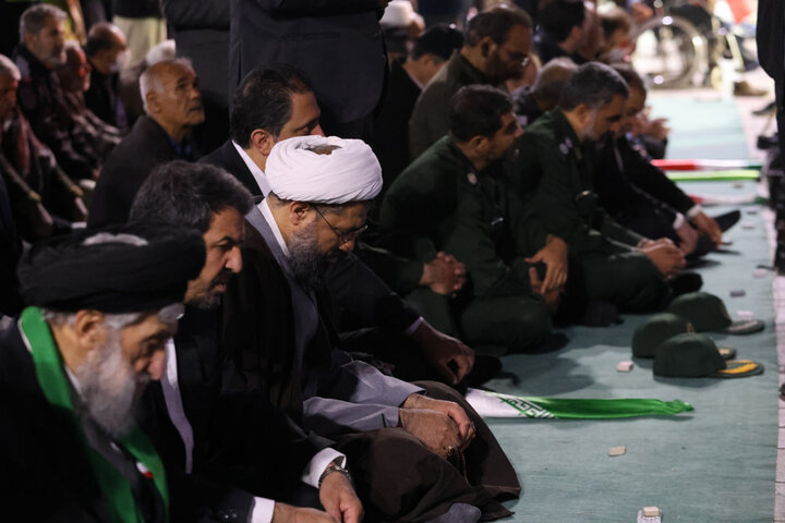 تصاویر /  اقامه نماز استغاثه به امام زمان(عج) در همدان