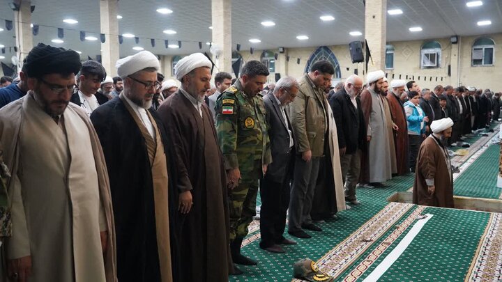 تصاویر/ اقامه نماز استغاثه بعد از تجمع خیابانی در مصلای امام خمینی (ره) شهرستان خوی