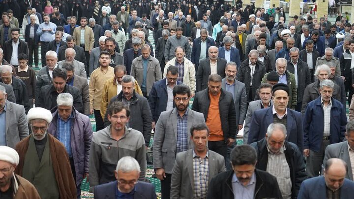 تصاویر/ اقامه نماز استغاثه بعد از تجمع خیابانی در مصلای امام خمینی (ره) شهرستان خوی