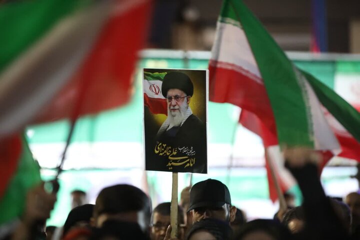 تصاویر/ میدان اصلی شهرستان ارومیه میزبان شصت و دومین حضور خیابانی مردم در حمایت از نیروهای مسلح و محکومیت تروریسم دولتی