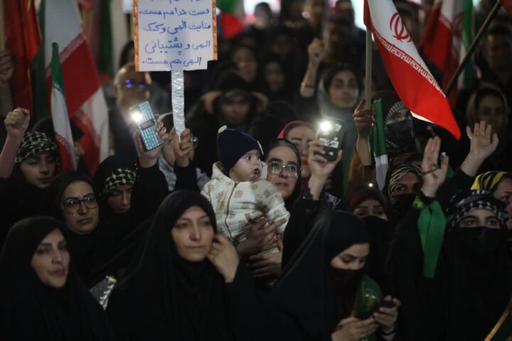 تصاویر/ میدان اصلی شهرستان ارومیه میزبان شصت و دومین حضور خیابانی مردم در حمایت از نیروهای مسلح و محکومیت تروریسم دولتی