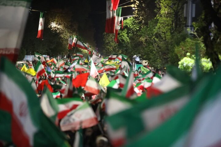 تصاویر/ میدان اصلی شهرستان ارومیه میزبان شصت و دومین حضور خیابانی مردم در حمایت از نیروهای مسلح و محکومیت تروریسم دولتی