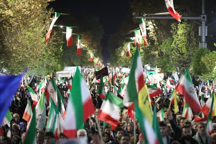 تصاویر/ میدان اصلی شهرستان ارومیه میزبان شصت و دومین حضور خیابانی مردم در حمایت از نیروهای مسلح و محکومیت تروریسم دولتی