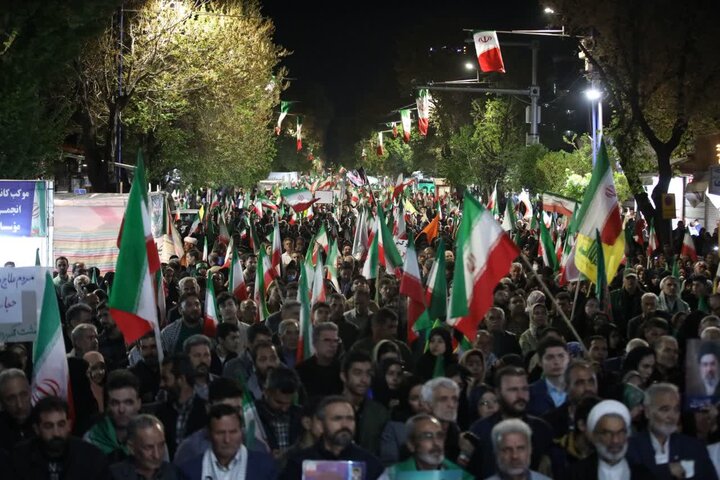 تصاویر/ میدان اصلی شهرستان ارومیه میزبان شصت و دومین حضور خیابانی مردم در حمایت از نیروهای مسلح و محکومیت تروریسم دولتی